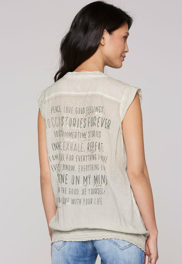 MIT GESMOKTEM SAUM UND RÜCKENPRINT - Bluse - silvery
