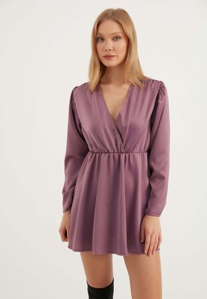 V-neck Satin Dress - Jurk - pink