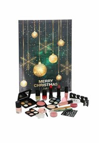 Adventskalendern har en mörkgrön bakgrund med gyllene pynt och snöflingor. Innehåller kosmetik som läppstift, ögonskugga och nagellack.