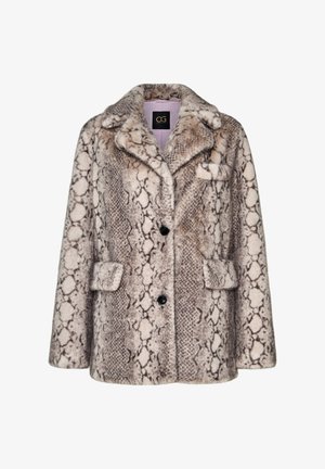Kígyóbőr mintás, semleges tónusú műszőrme kabát, állványgallérral, elöl gombokkal és két zsebbéllel.