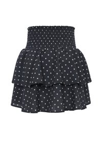 Zwarte gelaagde rok met een gerimpelde tailleband, voorzien van witte sterrenpatronen. Gemaakt van een lichtgewicht stof voor een vloeiende uitstraling.