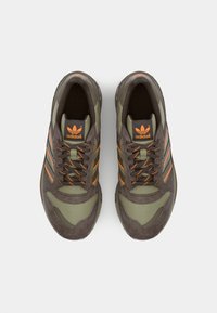 adidas Originals ZX 600 UNISEX - Sneakers laag - dark brown/orbit green/cargo brown