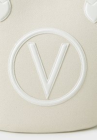 Thumbnail Image 6