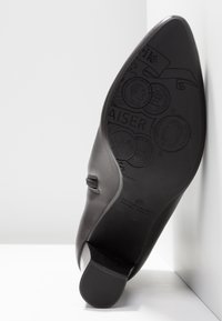 Peter Kaiser Botines bajos - black