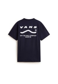 Camiseta de algodón azul marino con un gráfico blanco que presenta el logo "VANS", un símbolo de ola y el texto "OFF THE WALL COMPANY SINCE 66" en la parte trasera.