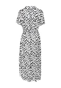 Sukienka w czarno-białe wzory o długości do kolan, z krótkimi rękawami, kołnierzykiem, związanym w pasie i zwiewnym materiałem. Posiada wzór w zygzaki.