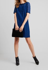 Taifun Sukienka koktajlowa