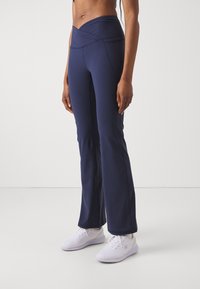 Sweaty Betty POWER BOOT CUT 2.0 WRAP WAIST - Treniņtērpa apakšdaļas - navy blue