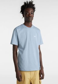 Vans LEFT CHEST LOGO TEE - Jednoduché tričko - dusty blue