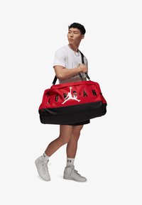 Δεν επιλέχθηκε, gym red