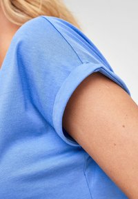 Next CAP SLEEVE - T-shirt med print - light blue
