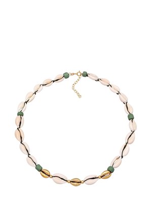 Naszyjnik z białych i złotych muszli kauri, zielonych koralików, czarnego sznurka oraz złotego, regulowanego zapięcia.