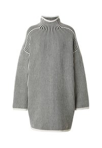 Pull sans manches à col roulé rayé noir et blanc. Caractéristiques : coupe ample, texture côtelée et manches larges. Les accents incluent une encolure haute.