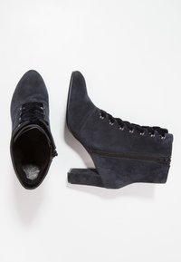 mint&berry Botines con cordones - dark blue