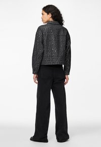 Pieces PCROBERTA JACKET - Casaco de ganga - grey denim
