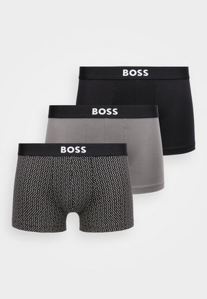 Kolm paari meeste bokserpükse. Värvid: must, hall ja must valgete täppidega mustriga. Igal paaril on must vöökoht "BOSS" logoga.