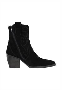 Bota de tobillo de ante negra con punta afilada, costuras decorativas, cierre de cremallera lateral y un tacón moderado en bloque.