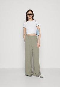 Vero Moda VMALVA WIDE  - Hlače - vetiver