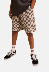 Valimata, black white checkerboard