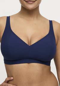 Geselecteerd, water blue