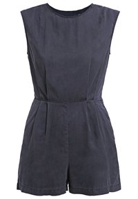 Combinaison sans manches grise foncée avec encolure ronde, taille plissée et bas style short.