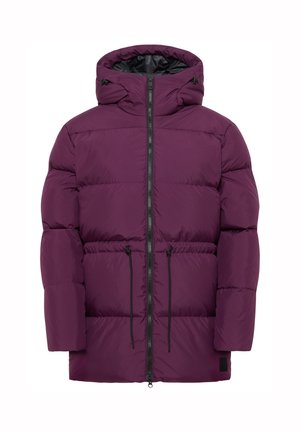 Paarse gewatteerde jas met een hoge kraag, ritssluiting aan de voorkant, verstelbare trekkoord in de taille en zwarte accenten. Gladde textuur, losse pasvorm.