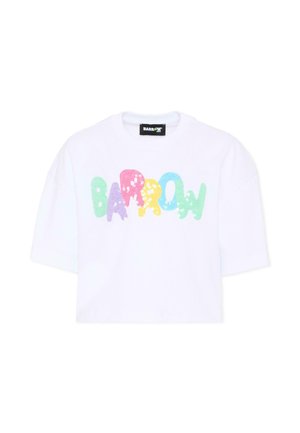 Witte cropped T-shirt met grote, kleurrijke BARROW letters in groen, paars, rood, geel, blauw en muntgroen aan de voorkant.