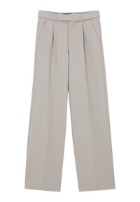 Lichtbeige hoge taille broeken met riemlussen, een riem van bijpassend stof met een zilveren gesp, zijzakken en brede rechte pijpen.
