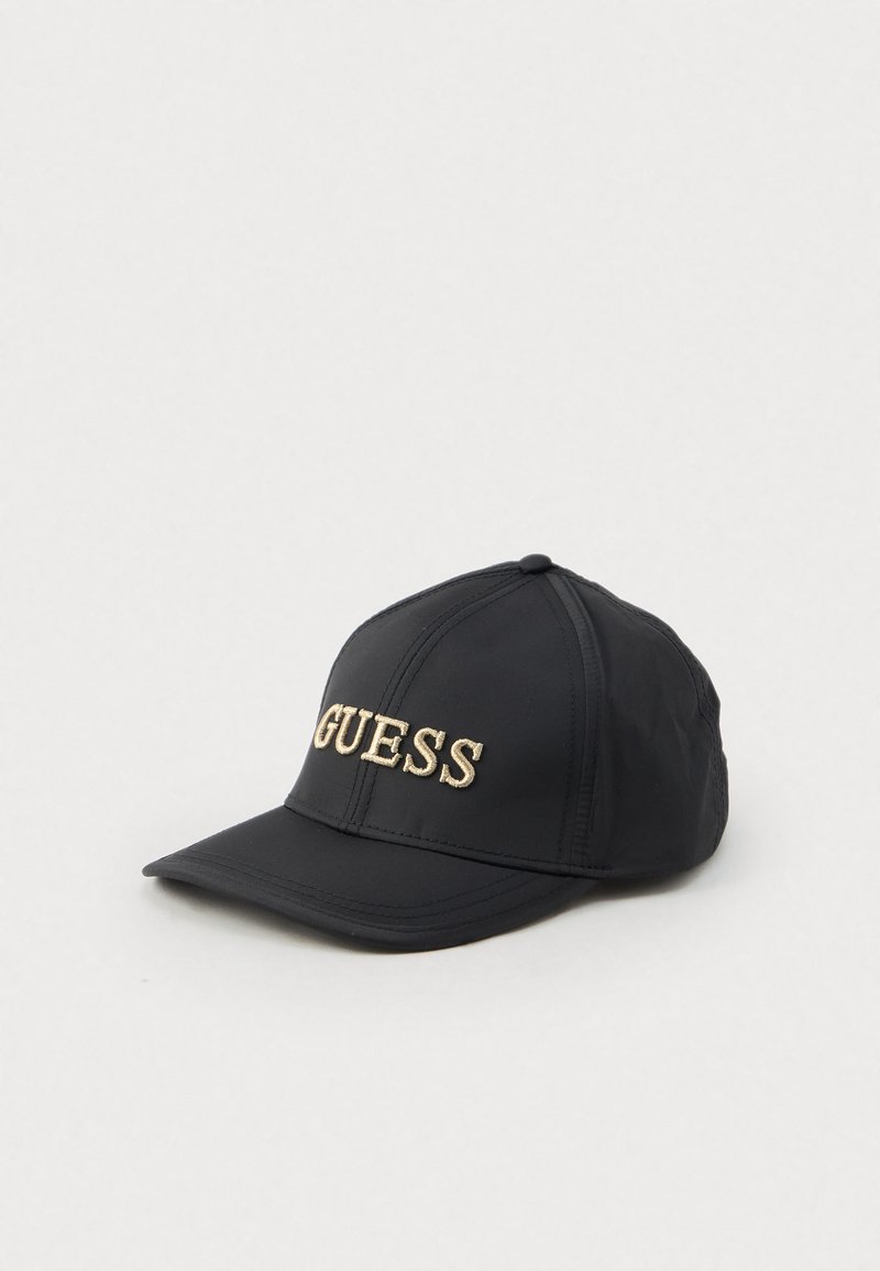 Boné preto feito de tecido macio, com um logotipo bordado em dourado "GUESS" na frente, com uma aba curva e uma coroa estruturada.