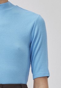 Modström KROWN - Tricou basic - bonnie blue