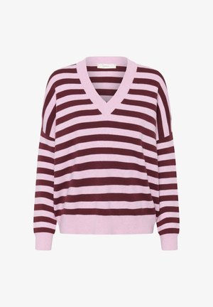 Pulover z V-izrezom s horizontalnimi črtami v svetlo roza in temno bordo barvi, z dolgimi rokavi ter rebrastimi manšetami in spodnjim robom.