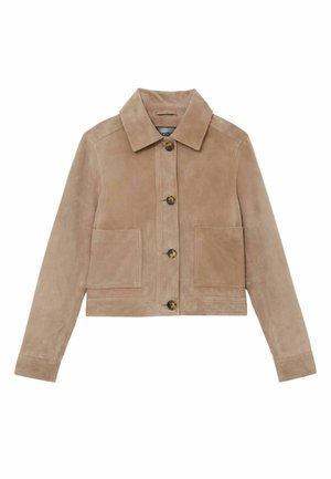 Šviesiai rudos spalvos zomšinė striukė ilgomis rankovėmis, su užsegimu priekyje ant sagų, dviem priekinėmis kišenėmis ir klasikiniu apykakliu.