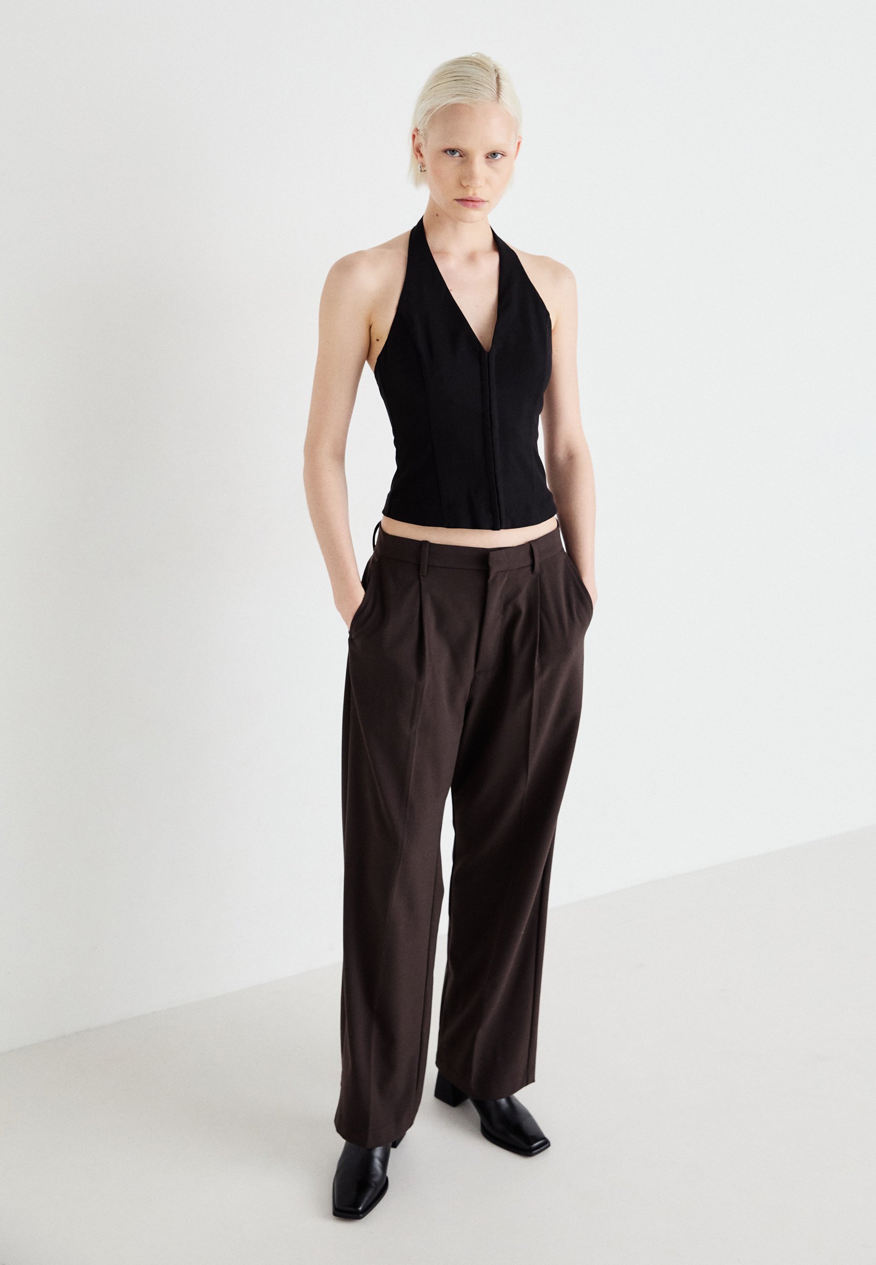 売れ筋商品|||ウィークデイ シャツ レディース トップス NADJA HALTERNECK - Top - black Weekday NADJA HALTERNECK - Top - black - Zalando.co.uk