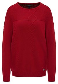 Rot gestrickter Pullover mit rundem Ausschnitt, strukturierten Rautenmustern, breiten Bündchen und einem kleinen Logo-Patch an der unteren Seite.