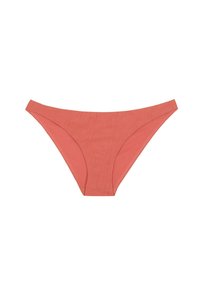 Bañador de bikini color coral con textura floral, diseño de altura media y tejido suave. Presenta un corte clásico con cobertura moderada.