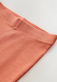 Nepasirinkta, orange brown