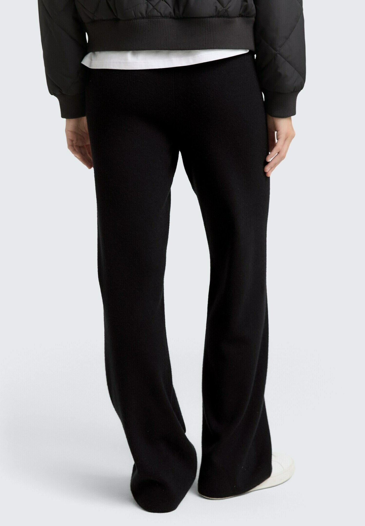TOM TAILOR Pantaloni Jogging Larghi Donna, Comfort E Vestibilità Ottimale, Top Seller Del Marchio, Stile Casual E Morbido