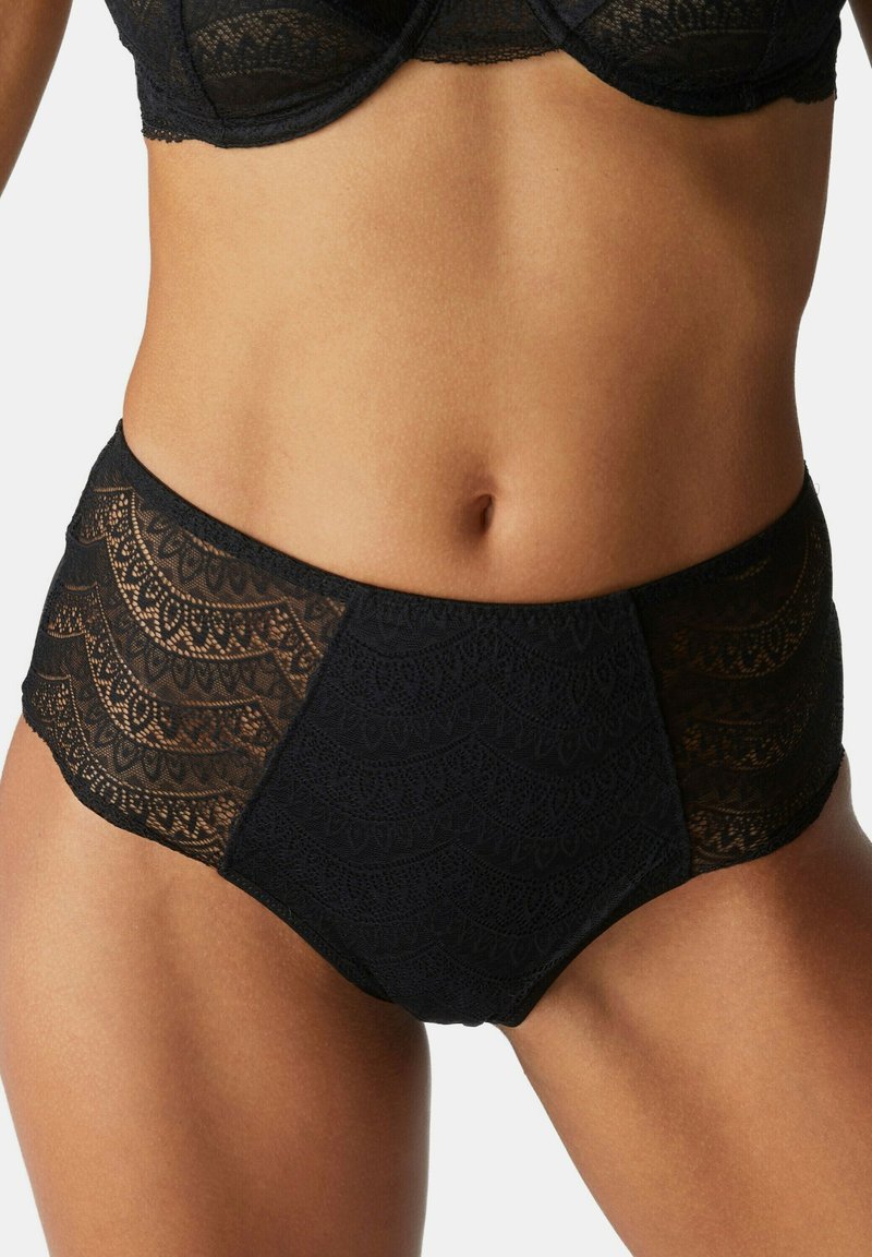 Schwarze Spitzen-Hüfthosen mit filigranen Wellenmustern, einer Mischung aus transparenten und soliden Stoffen sowie weichen, gewellten Kanten.