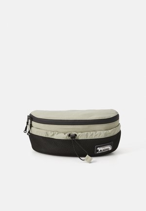 Maison Kitsuné FLASH FOX BUMBAG - Bum bag - court green