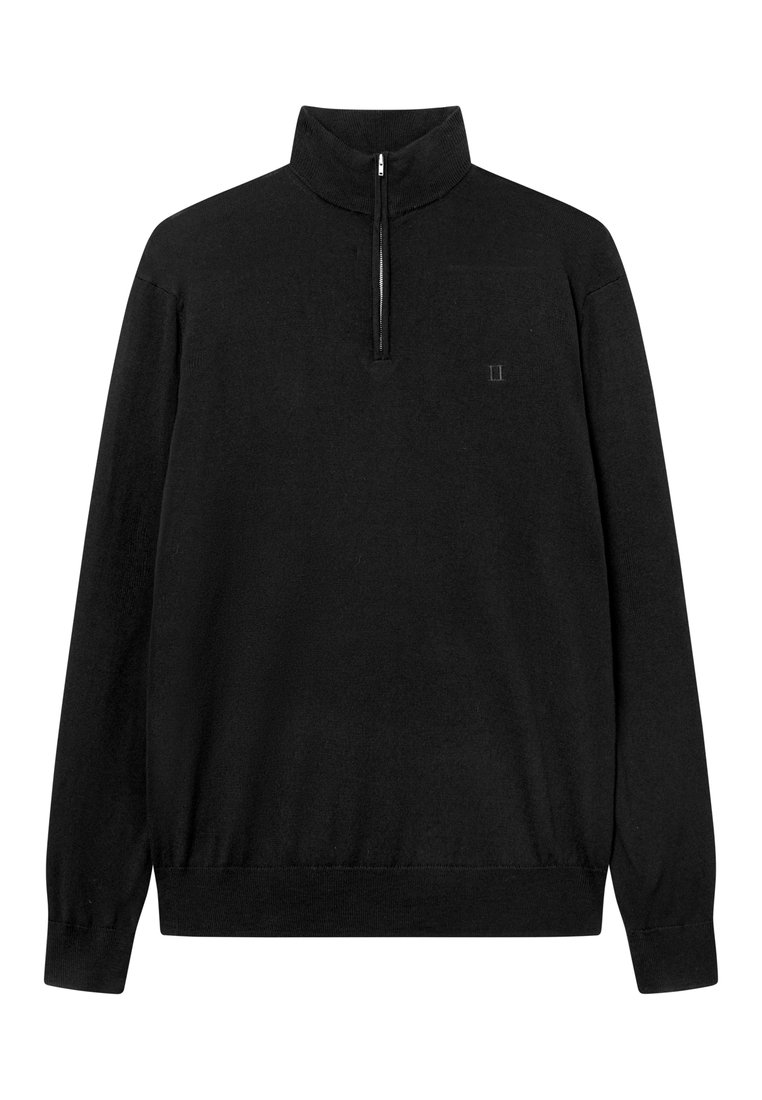 Fekete fleece pulóver negyed cipzáros gallérral, hosszú ujjú, bordázott mandzsettával és egy diszkrét logóval a mellkason. Puha tapintású és egyszínű.