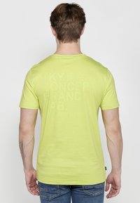 SHORT SLEEVE - Tricou cu imprimeu - lima   lime green