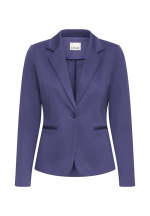 Paarse damesblazer met geklapte revers, enkele knoopsluiting en twee voorzakken, tentoongesteld op een witte achtergrond.