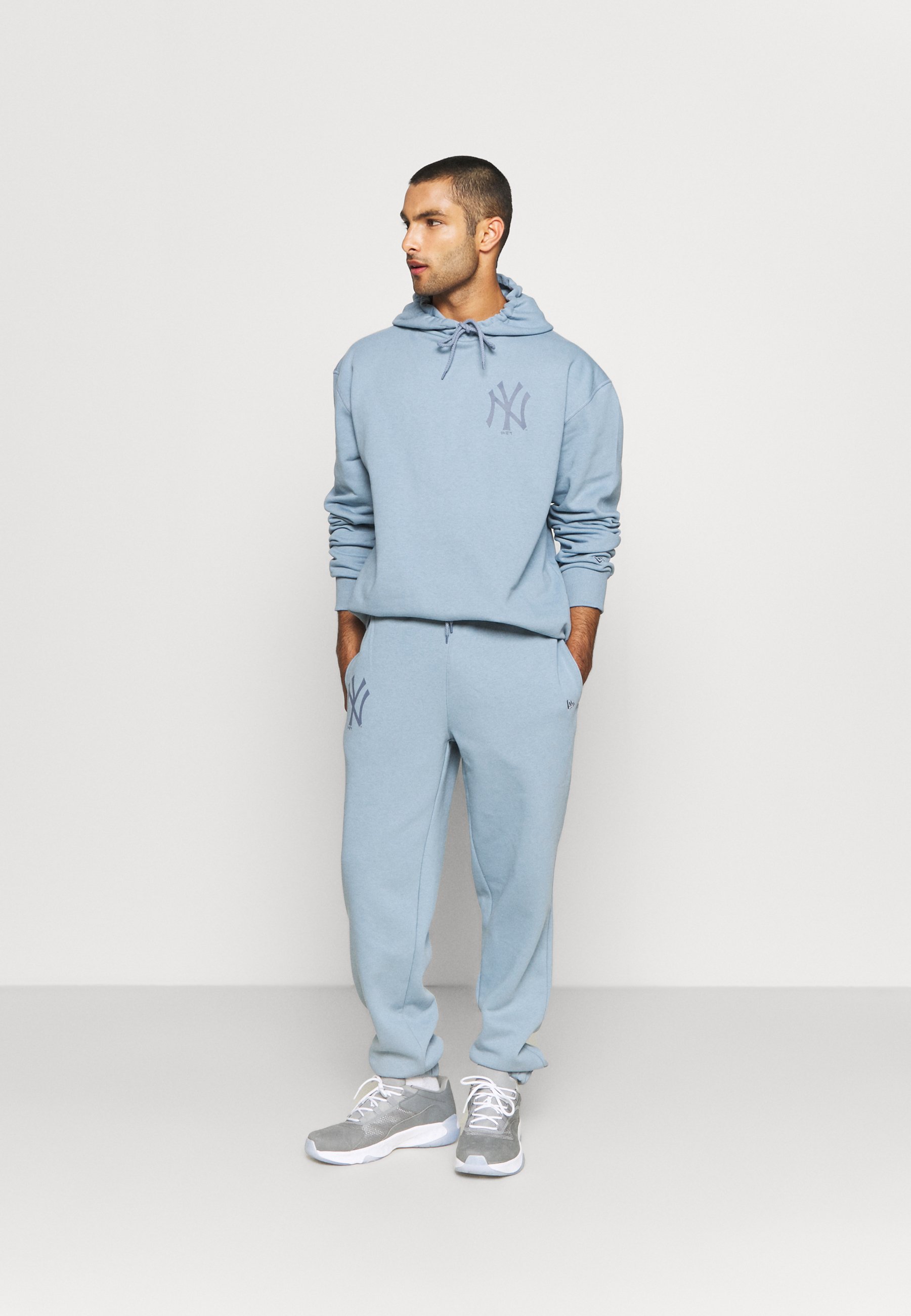 abbigliamento sportivo new york