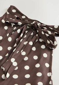 Next GLOSSY POLKA DOT HALTER - Blůza - brown