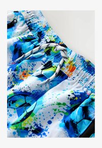 Ikke valgt, white blue football