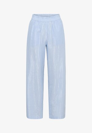 Ljusblå, vida byxor med vertikala vita ränder. Har ett elastiskt midjeband och en mjuk, glänsande textur genom hela plagget.