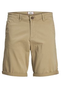 Shorts en coton beige avec une fermeture à bouton, des revers repliés et des poches avant ; texture lisse et design décontracté.