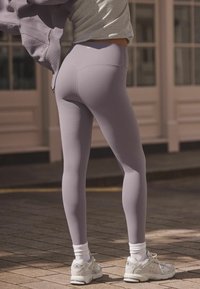 Self. HIGH WAIST  - Retuusid - grape