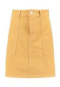 Jupe en denim jaune avec une taille ajustée, fermeture à boutons à l'avant et deux poches latérales, ornée de détails en couture blanche contrastante.