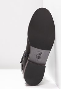 Kennel + Schmenger Botines camperos - black
